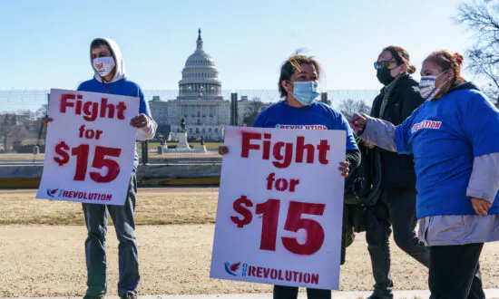 $15 an Hour Minimum Wage Gains Steam in 23 US States