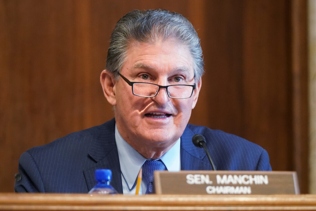 Manchin Objects to New Greenhouse Gas and Environmental Impact Policies on Natural Gas Pipelines