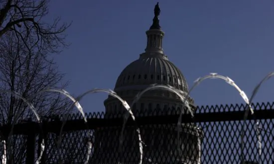 Outer Perimeter Fencing of US Capitol Taken Down, but USCP Ready at ‘Moment’s Notice’