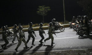 US Lets Venezuelans Stay Temporarily, Will Review Sanctions