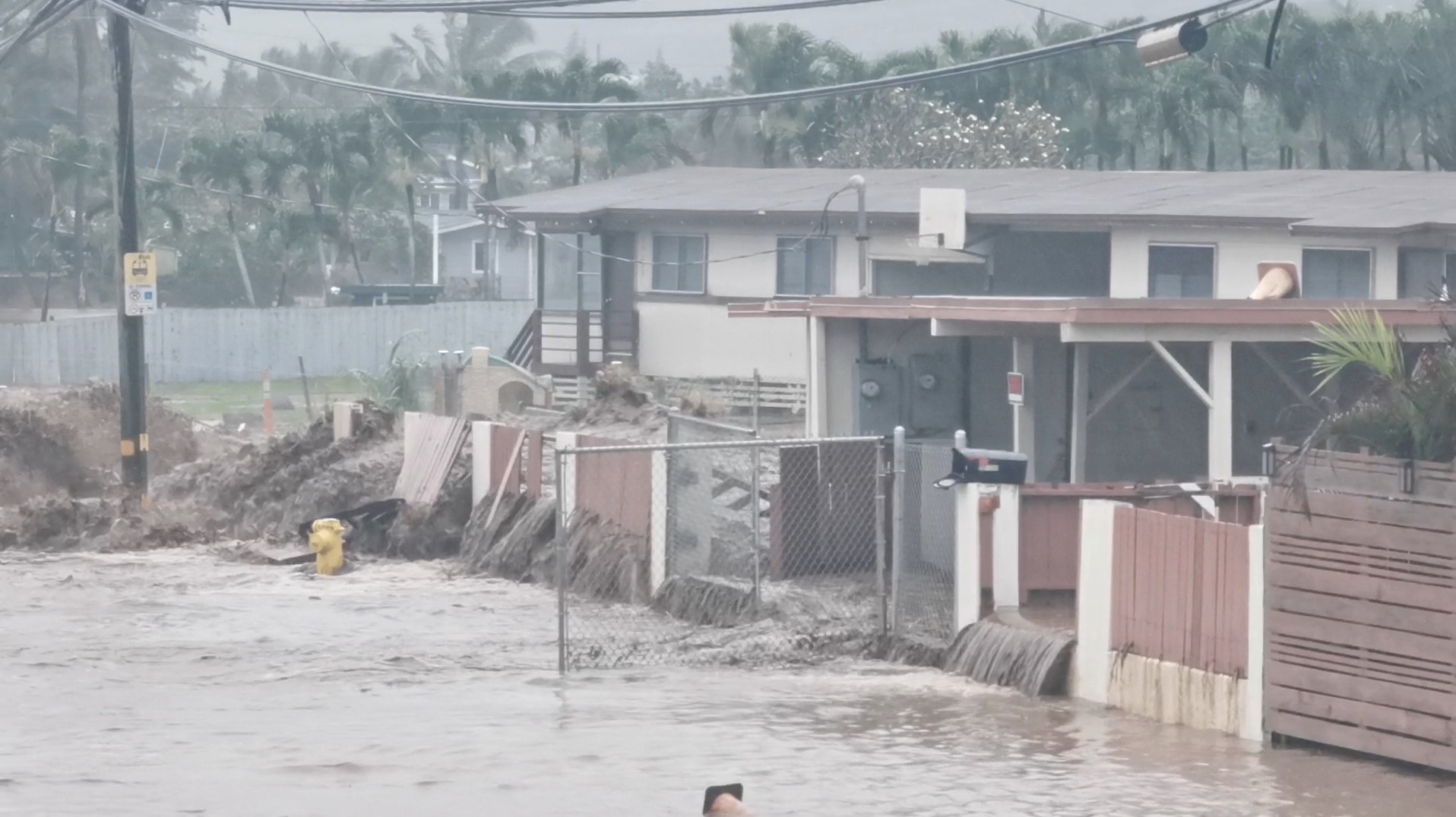 Hawaii Declares State of Emergency After Heavy Rains, Floods, and Dam Overflow - Vimarsana News