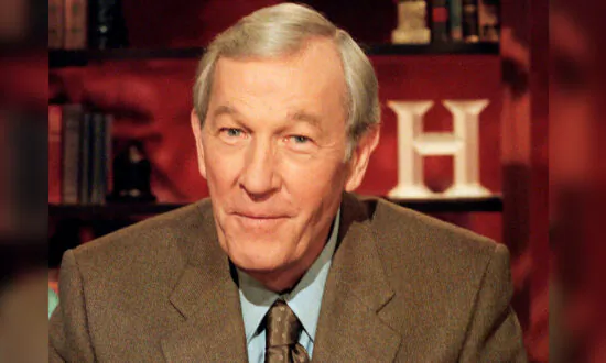 Roger Mudd, Longtime Network TV Newsman, Dies at 93