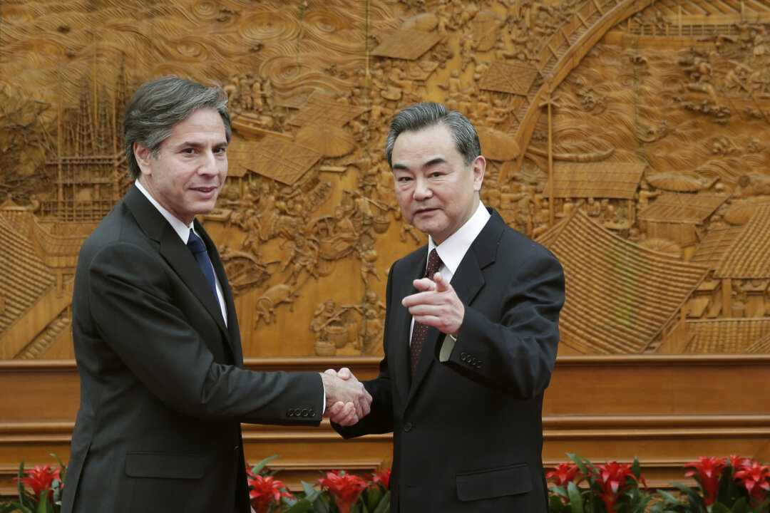 Blinken Tells China ‘World Is Watching’ Its Response to Russia’s Invasion of Ukraine