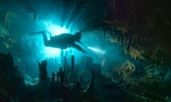 Photographer Captures Otherworldly Mayan Underwater Caves Formed Millions of Years Ago