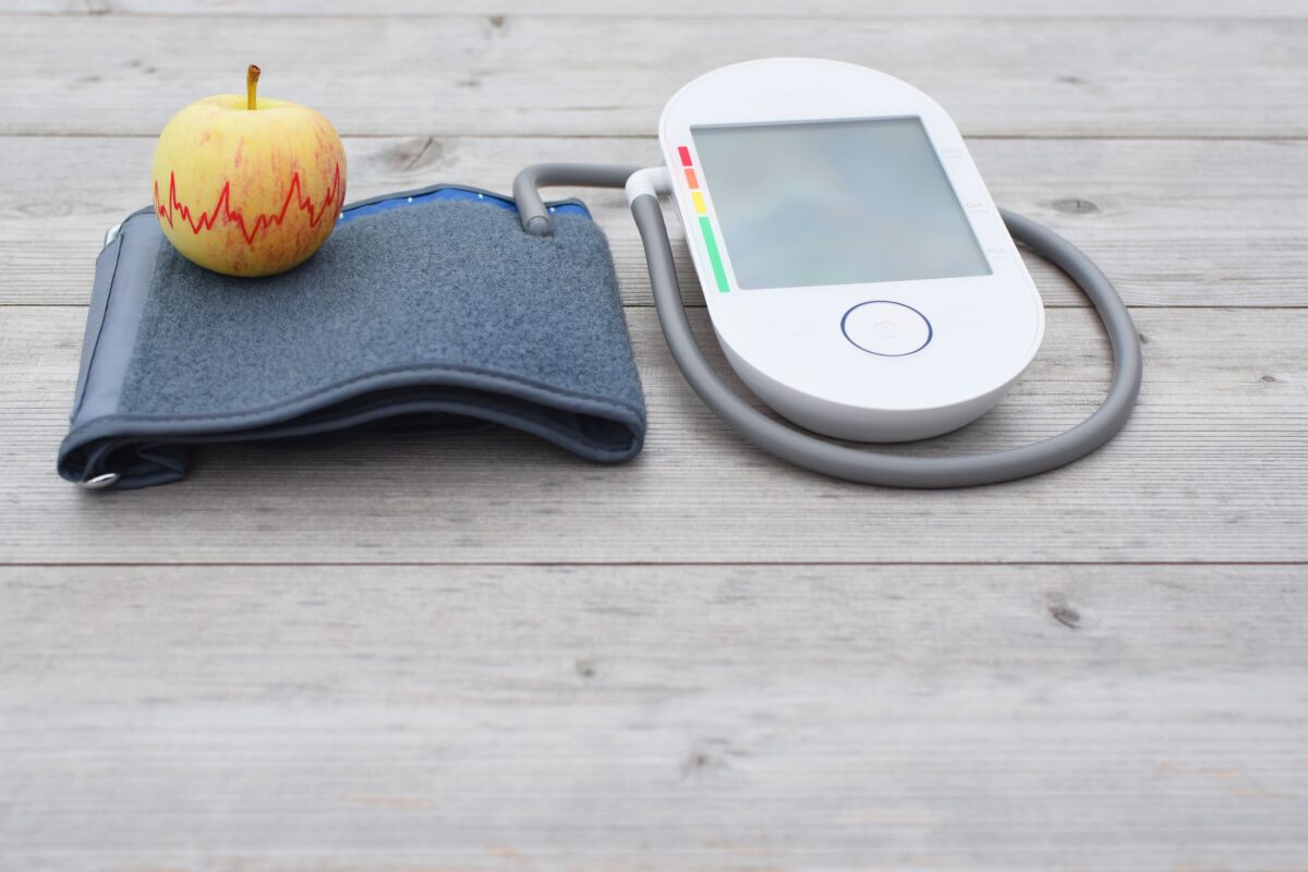 A home blood pressure
monitoring device can
help you keep tabs on your
blood pressure.(ingae/Shutterstock)