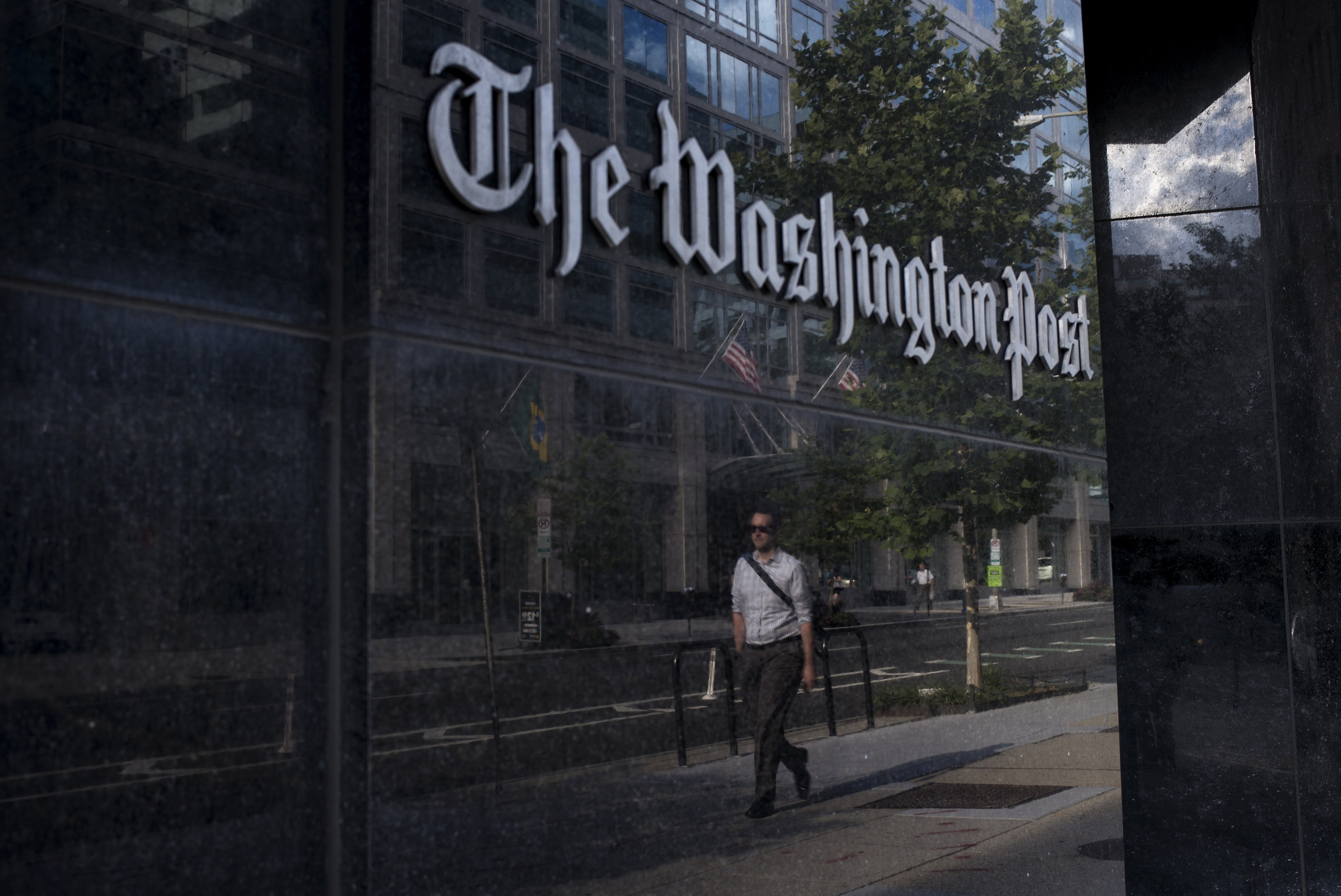 The washington post. Вашингтон пост штаб квартира. Вашингтон пост 2020. Шрифт Washington Post. Вашингтон пост сотрудники.