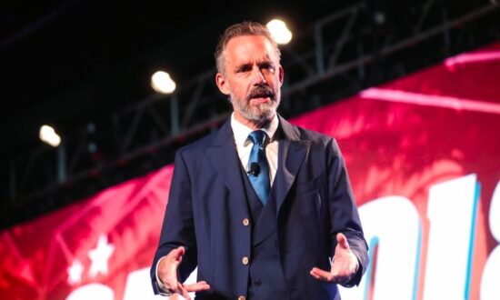 Jordan Peterson Sets Up 'Pro-Human' Alternative to Globalist-Corporatist World Economic Forum