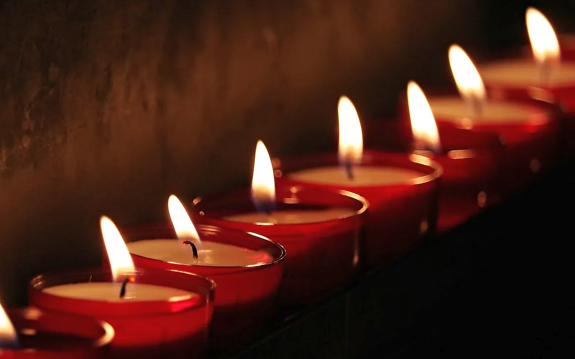 There's a reason that candles are used for vigils and religious services. They represent hope. (S. Hermann & F. Richter/Pixabay)