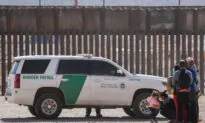 80 Unaccompanied Minors Surrender to Border Patrol in Arizona Desert
