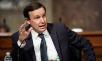Top Democrat Senator: ‘Serious’ Bipartisan Negotiations on Gun Control Underway