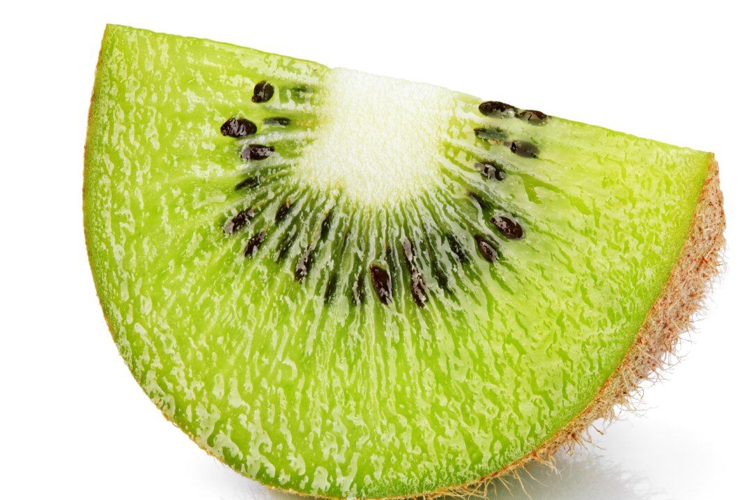 Kiwifruits are
nutritional
powerhouses with
vitamins A, B, C, K,
E, potassium, folate,
and fiber. (Roman Samokhin/Shutterstock)