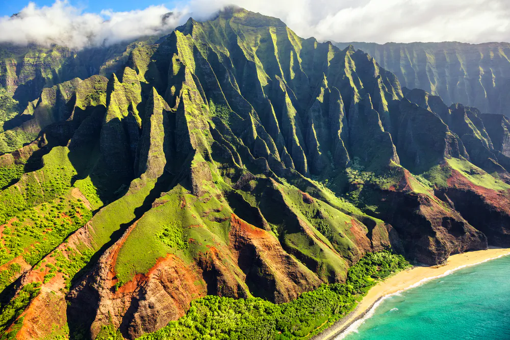 An aerial view of the Napali Coast. (Maridav/Shutterstock)