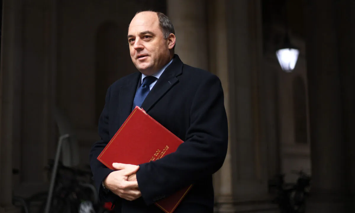 Defence Secretary Ben Wallace returns to Downing Street following a cabinet meeting in London, UK, on Dec. 8, 2020. (Leon Neal/Getty Images)