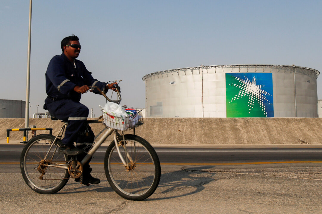 Oil Heads for 2 Percent Weekly Gain on Tight US Supply, China Demand ...