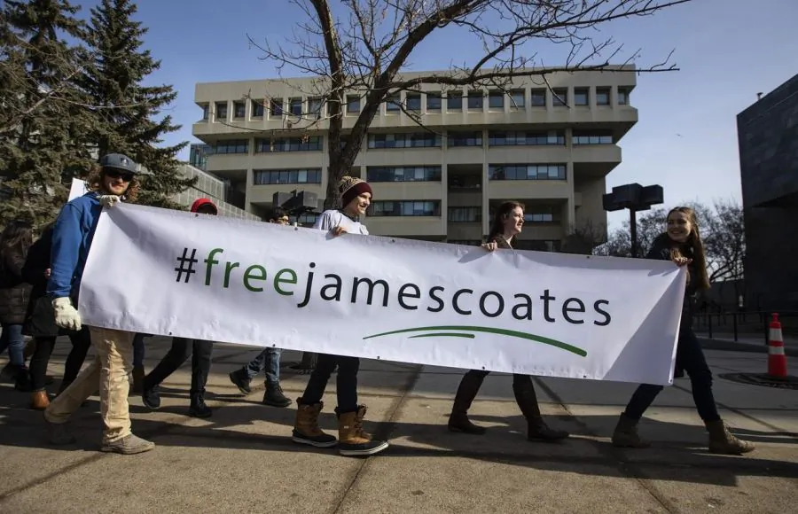 Supporters rally outside court as James Coates, pastor of GraceLife Church, attended a bail hearing, in a file photo. (Jason Franson/The Canadian Press)