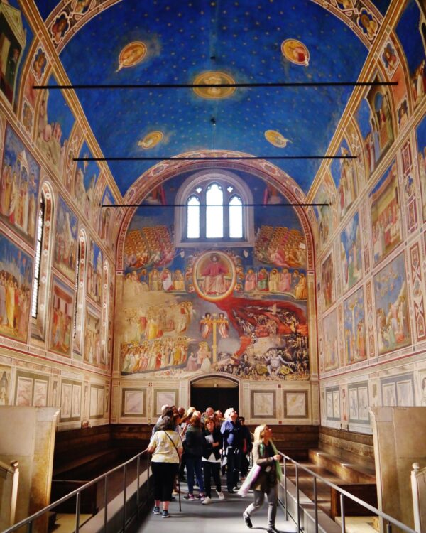 Padova_Cappella_degli_Scrovegni_Innen_Langhaus_West_