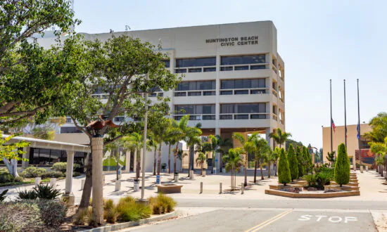Huntington Beach Appoints Replacement Councilman