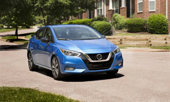 2021 Nissan Versa SR