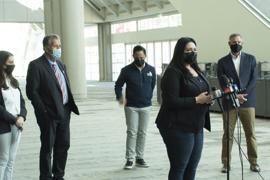 Dozens of Unaccompanied Minors at San Diego Convention Center Test ...