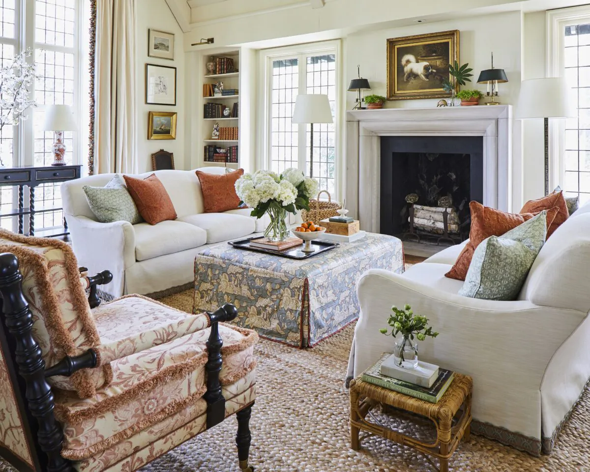 Designer Caroline Gidiere renovated this great room in Morning Brook, Alabama, for a grandmother of 14 children who frequently stop in. The home also hosts fundraising fetes. (Laurey Glenn)