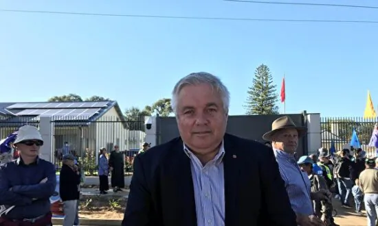 Australian Senator Rex Patrick Campaigning for Free University Degrees