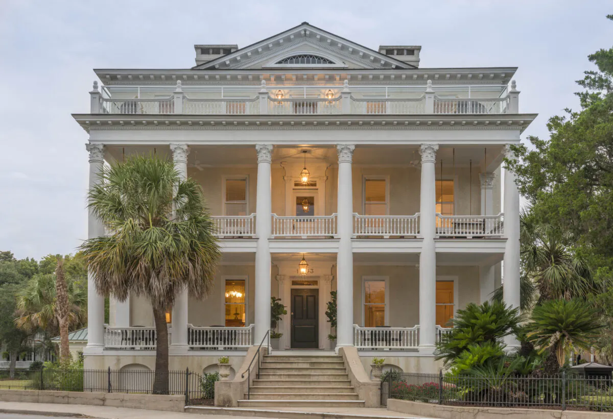 The historic Anchorage 1770 inn on Bay Street. (Courtesy of Visit Beaufort)