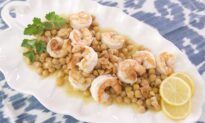 Shrimp and Chickpeas With Crispy Garlic