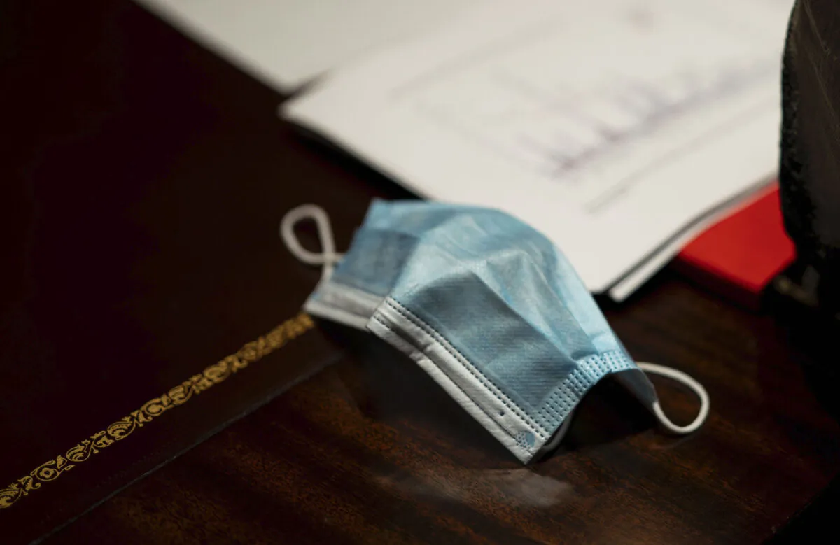 A mask is placed on a table at the White House on May 20, 2020. (Doug Mills/Pool/Getty Images)