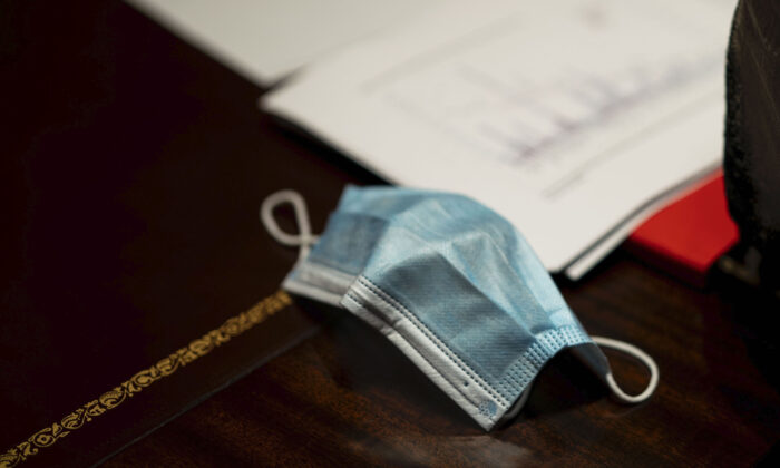 A mask is placed on a table at the White House on May 20, 2020. (Doug Mills/Pool/Getty Images)