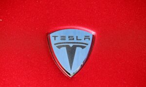 Crash, Arrest Draw More Scrutiny of Tesla Autopilot System
