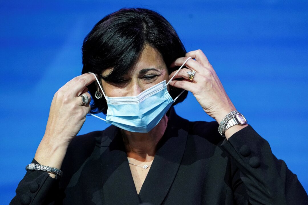Vaccine Mandate for Domestic Flights Not Being Considered, Says CDC Director After Fauci’s Proposal