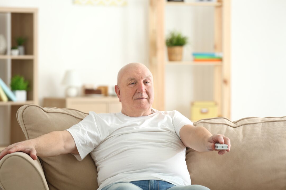 Excessive daily sitting time has been linked to all-cause mortality. (Africa Studio/Shutterstock)
