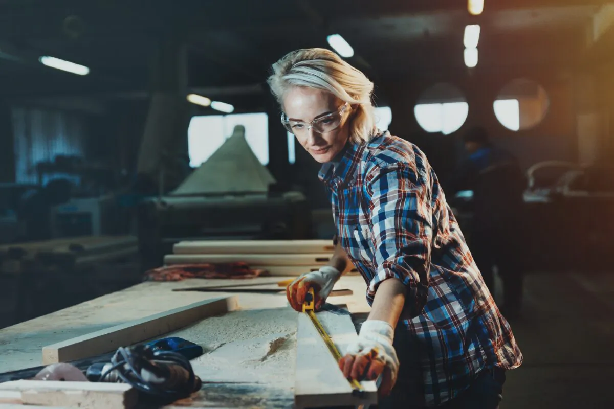 A recent report suggests that progress finding suitable female construction workers had been slow. (Sergey Tinyakov/Shutterstock)