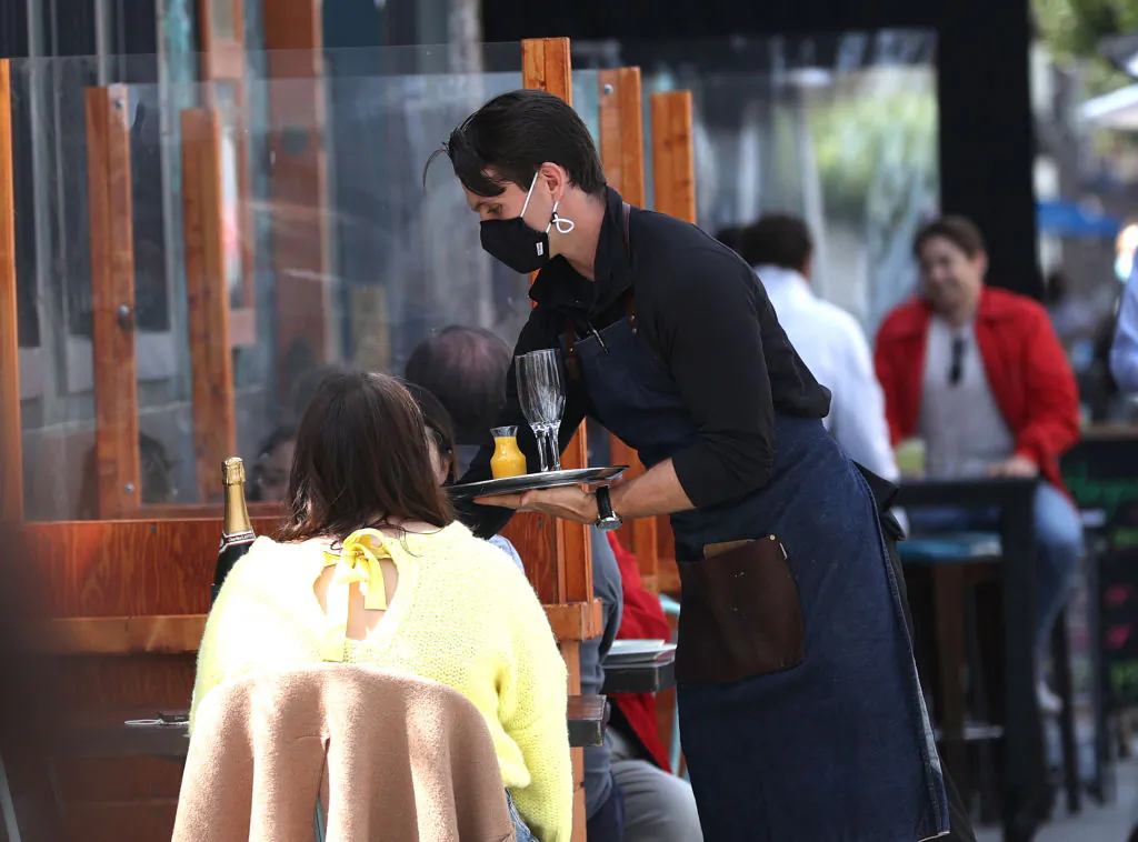 The Morrison government has cautioned against increasing minimum wage this year. (Justin Sullivan/Getty Images)