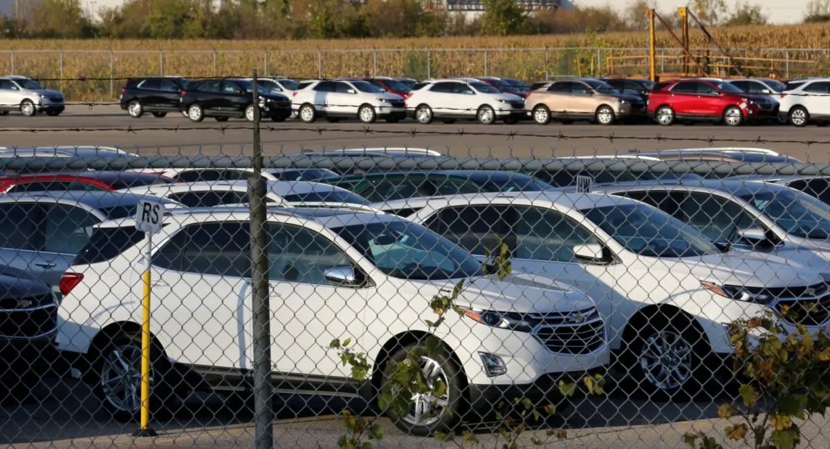 Chevrolet Equinox SUVs are parked awaiting shipment near the General Motors Co (GM) CAMI assembly plant in Ingersoll, Ontario, Canada, on Oct. 13, 2017. (Chris Helgren/Reuters)