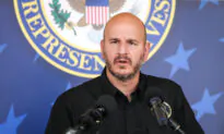 Border Patrol Union: Abbott Should ‘Absolutely’ Use Constitutional ‘Invasion’ Powers on Border