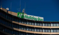 Victorian Hotel Quarantine Staff Stood Down With Full Pay After Refusing Vaccine
