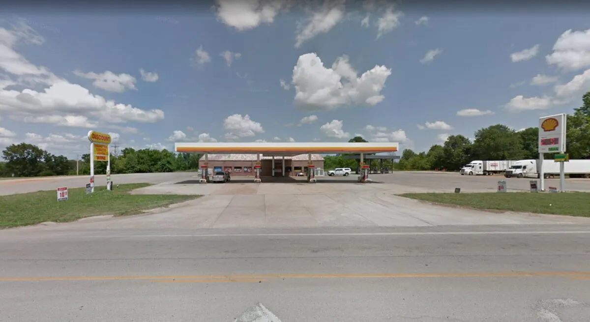 A Snappy Mart convenience store in Koshkonong, Mo., in June 2018. (Google Maps)
