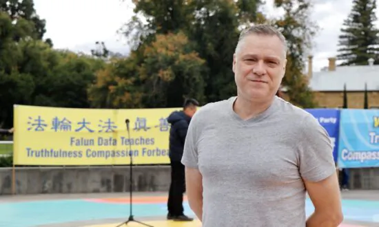 ‘They’re Here for Freedom’: Australian Councillor Praises Falun Dafa Practitioners for Their Courage