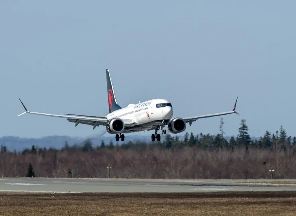 An Air Canada Boeing 737 MAX 8 jet arrives at Halifax Stanfield International Airport on April 9, 2021. (THE CANADIAN PRESS/Andrew Vaughan)