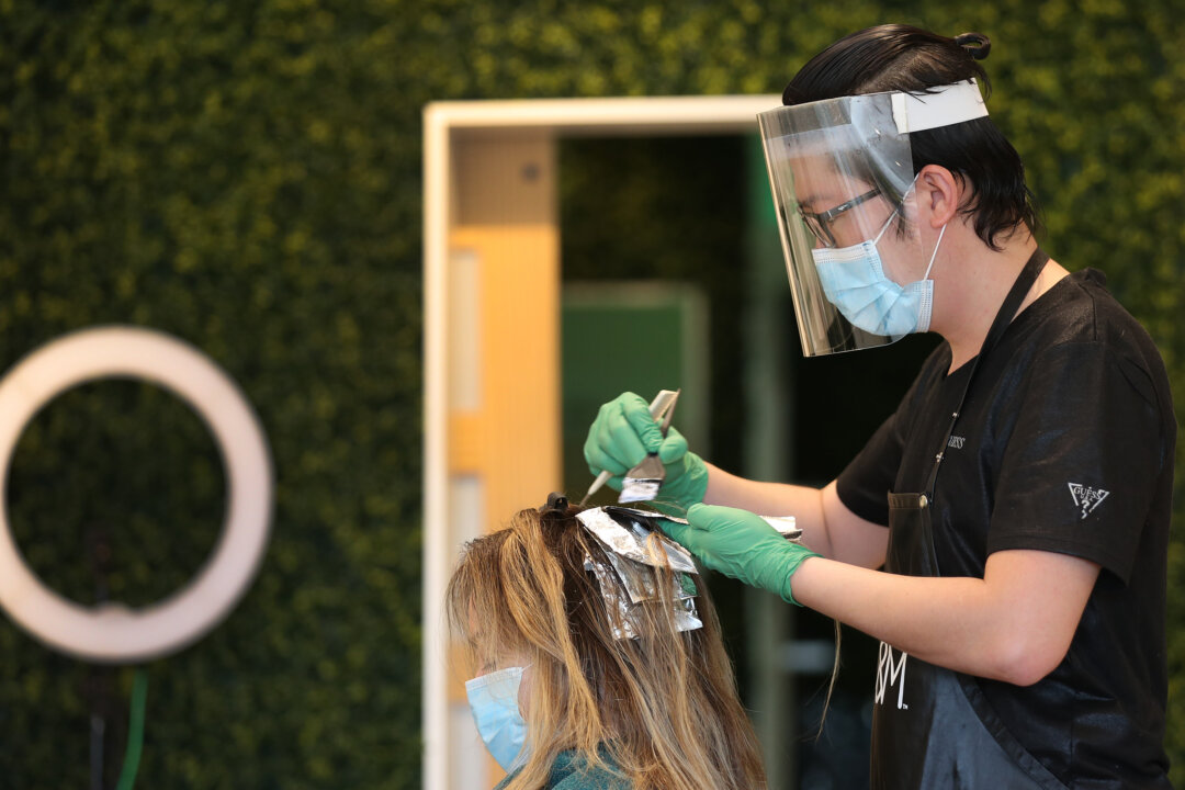 A hair salon in Fort Lauderdale, Fla. on May 18, 2020. (Joe Raedle/Getty Images)