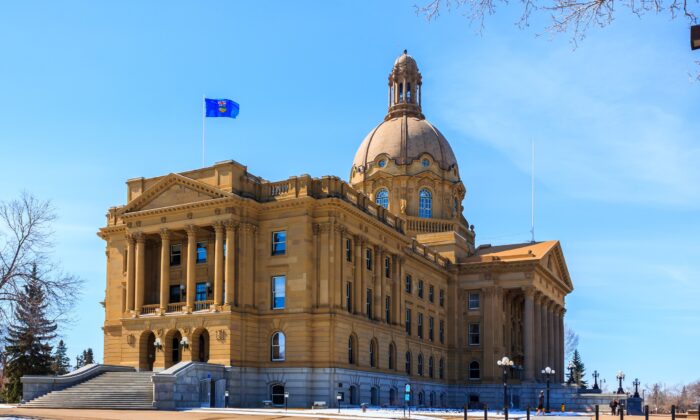 Alberta Premier's Chief of Staff Retires