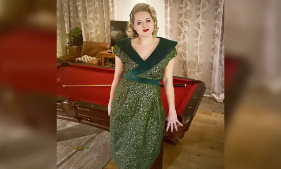 Mom Makes Her Own Glam ’50s Wardrobe From Charity Shop Curtains, Bedsheets, and Duvets