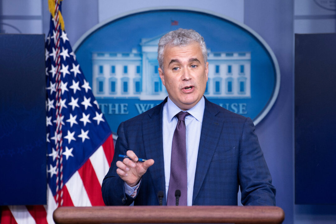 White House to Unvaccinated: ‘You’re looking at a Winter of Severe Illness and Death”