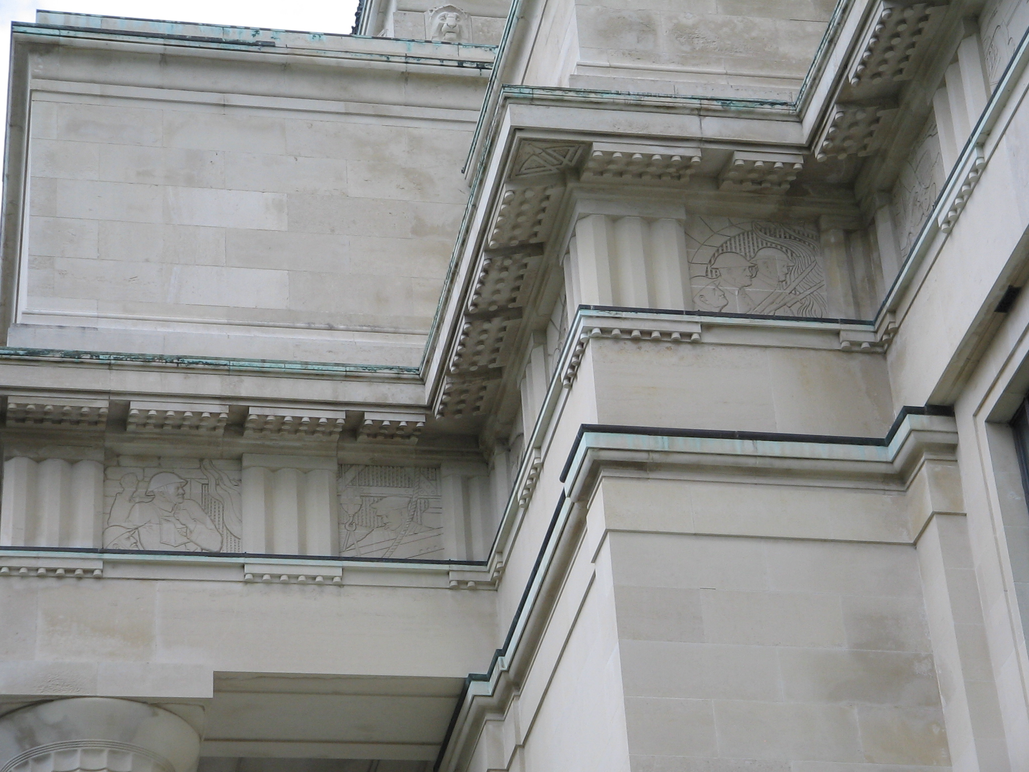 Entablature-Auckland_Museum