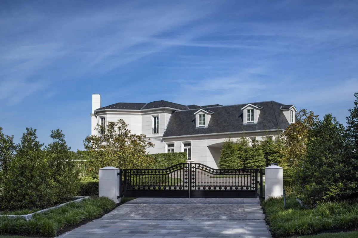 Architect Giusi Mastro’s latest project, a residence on Long Island, features a breezeway leading into the house, and sampietrini pavement, a type of cobblestone used by the ancient Romans. (Richard Cadan)