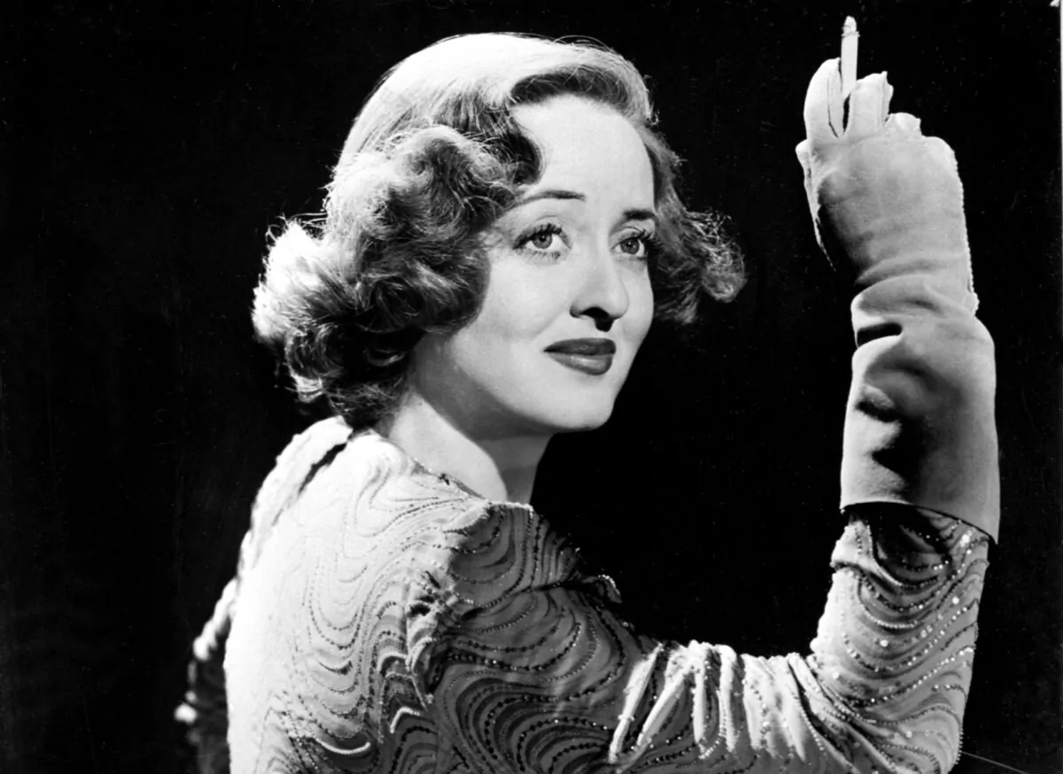 Bette Davis in a 1940s publicity photo. (STF/AFP via Getty Images)