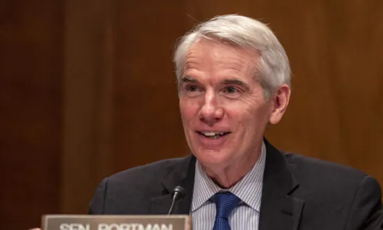 Republicans, Democrats Both Responsible for Solving Debt Ceiling Puzzle, Experts Say