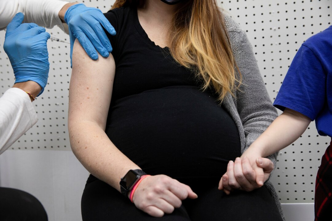 CDC Recommends Pregnant Women Get a COVID-19 Vaccine