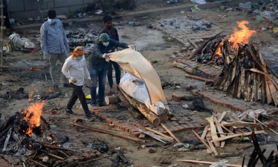 China Suspends Cargo Flights to COVID-19 Stricken India, Disrupting Shipment of Medical Supplies, While Promising to ‘Help’